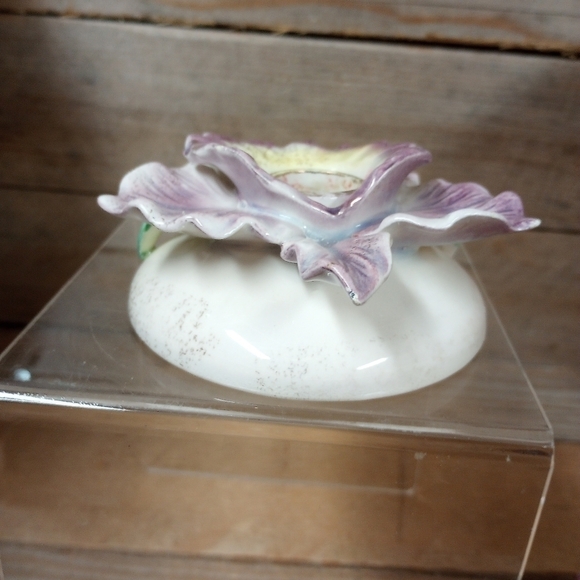 Set of 2 Vintage Commodore Porcelain Taper Candlesticks Purple Flower Gold Trim - Picture 3 of 9